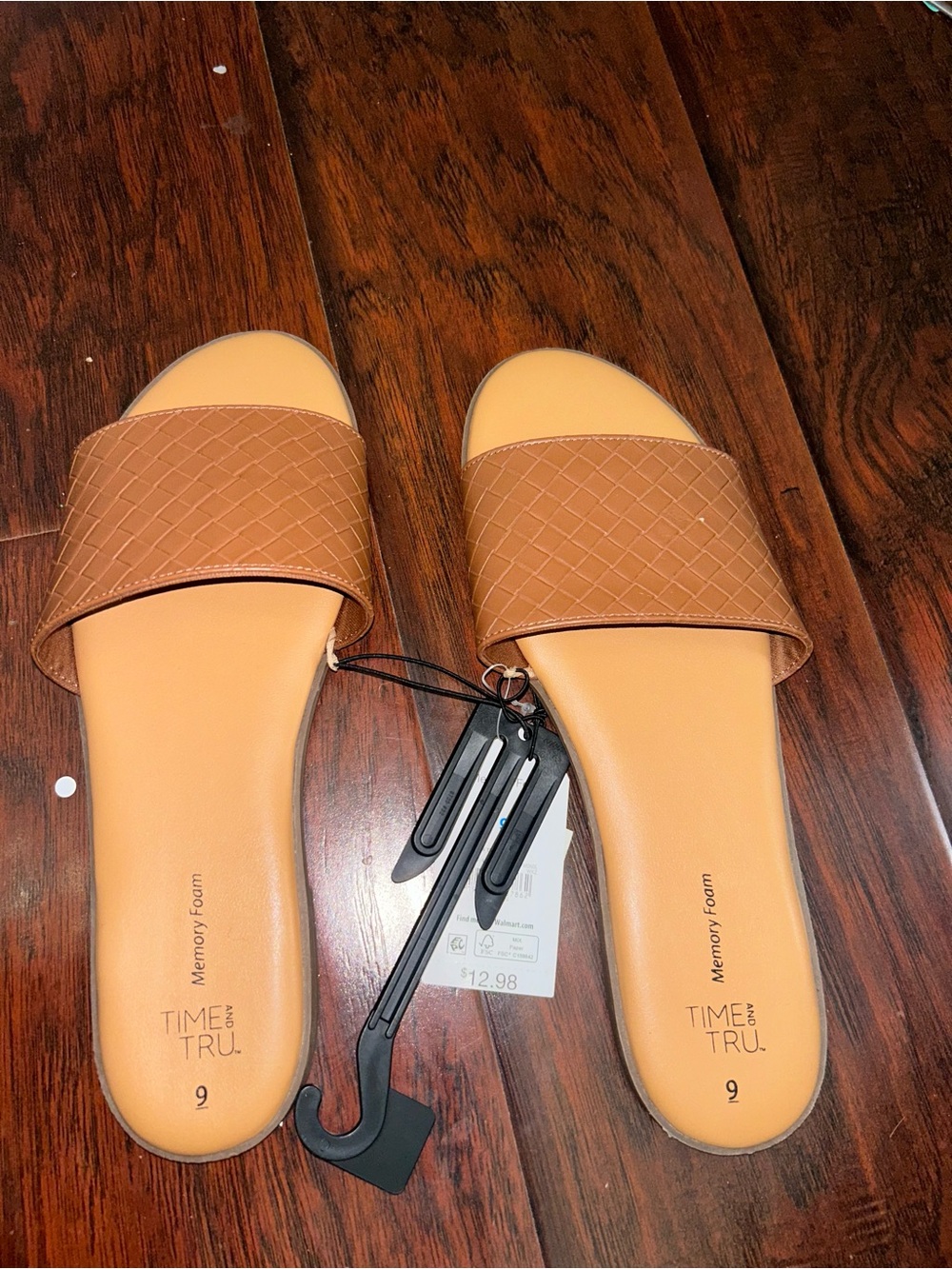 Women sandals